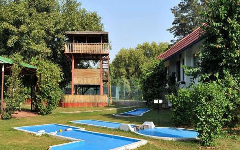 Best Western Resort Country Club Gurgaon Eksteriør bilde