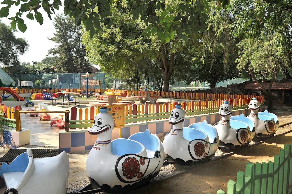 Best Western Resort Country Club Gurgaon Eksteriør bilde