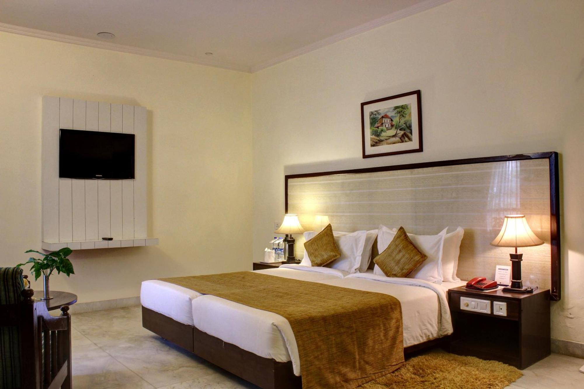 Best Western Resort Country Club Gurgaon Eksteriør bilde