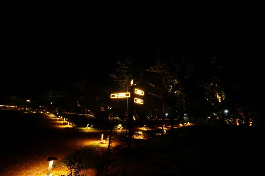 Best Western Resort Country Club Gurgaon Eksteriør bilde